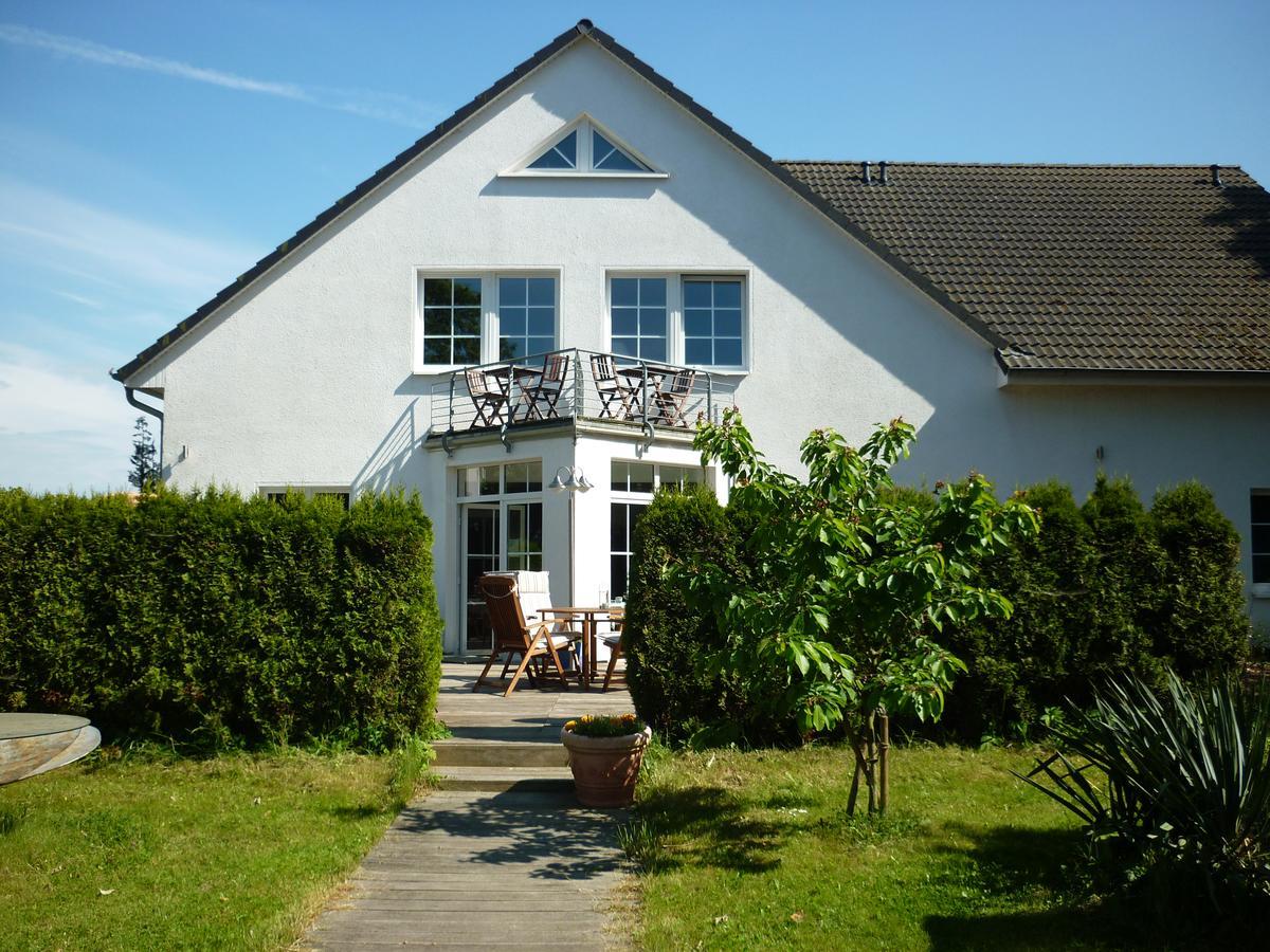 Pension Zum Leuchtturm Bastorf Exterior foto
